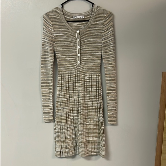 Prana Cream Tan Long Sleeve V-Neck Sweater Dress - Picture 1 of 4